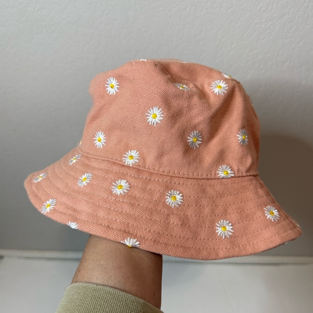 Urban Outfitters Daisy Embroidered Pink Cotton Twill Bucket Hat - Picture 4 of 4